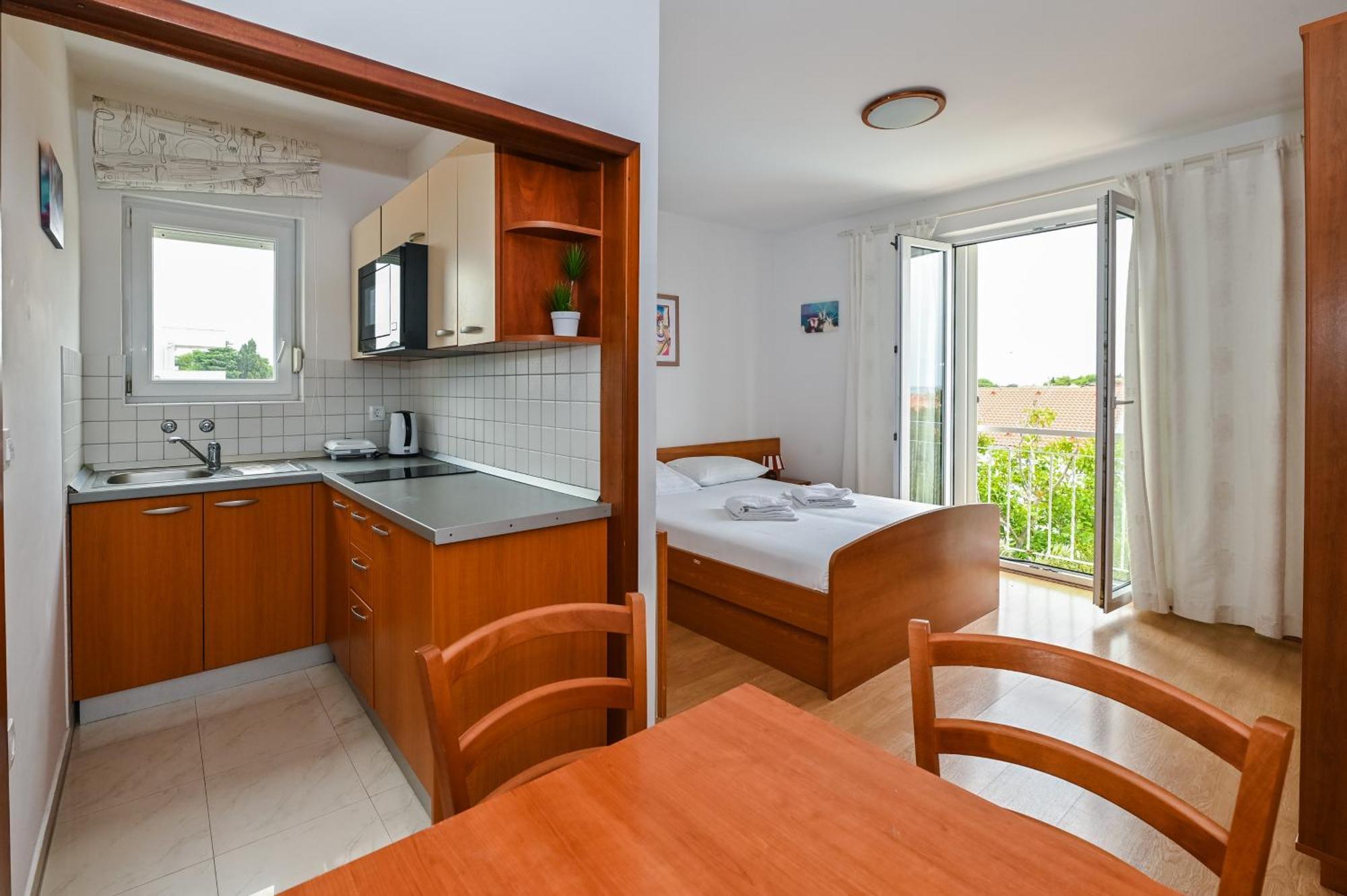 Seagull Pool Apartments & Studios Novalja Room photo